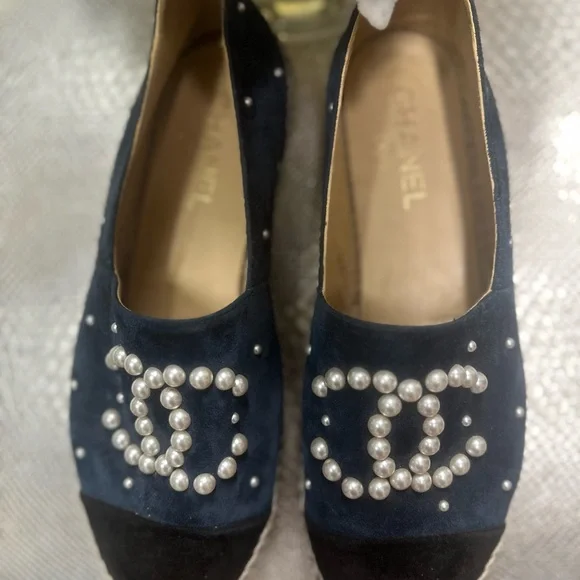 CHANEL Navy Pearl Espadrilles - Picture 4 of 5